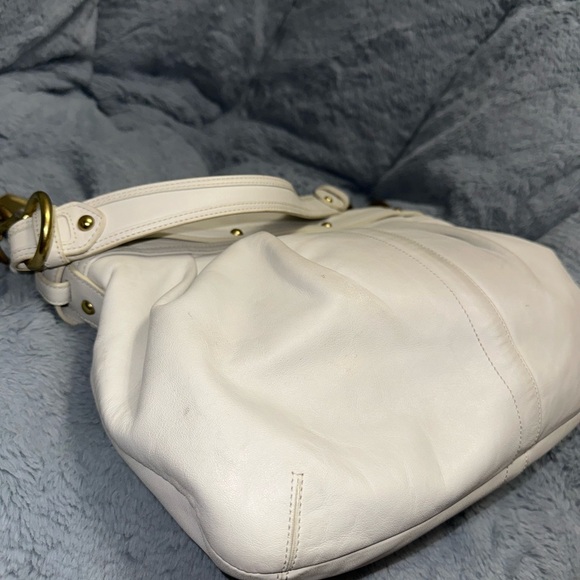 Vintage Coach White Leather Hobo Shoulder Bag with Gold Hardware